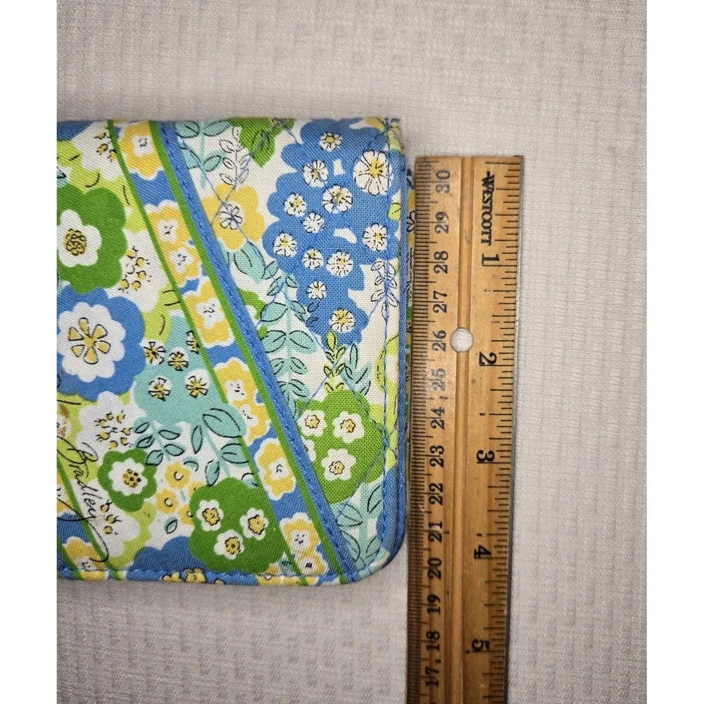 VERA BRADLEY Travel Envelope Passport Wallet Organizer English Meadow Retired - Picture 3 of 8